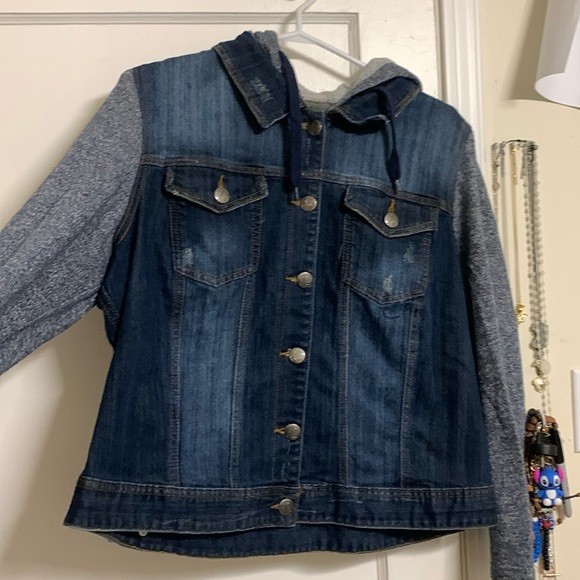 Jean jacket - Picture 1 of 1